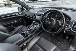 2012 Porsche Cayenne - Thumbnail