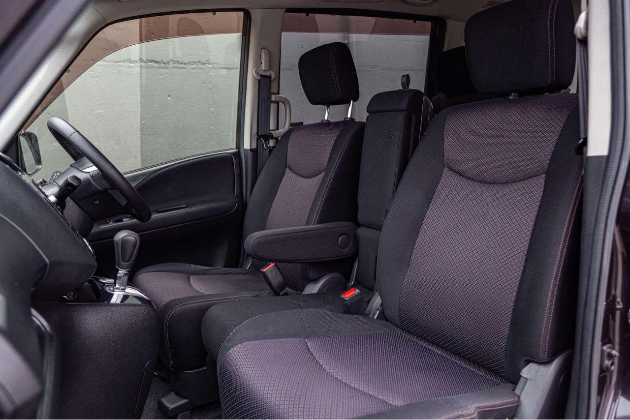 2012 Nissan SERENA