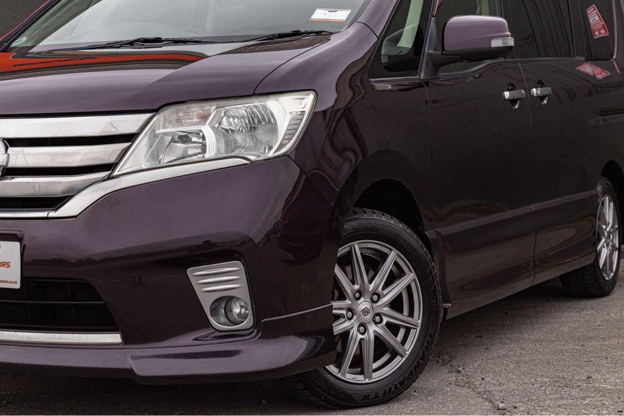 2012 Nissan SERENA