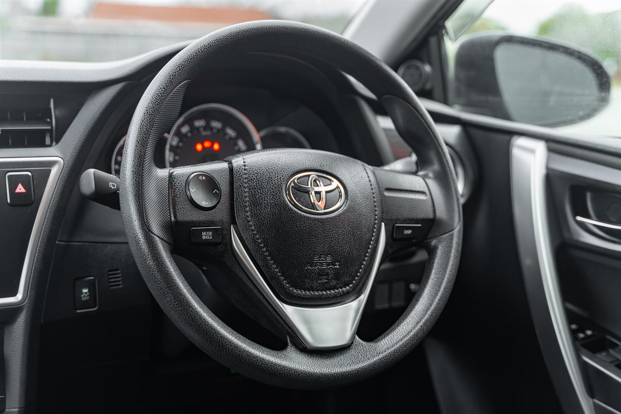 2013 Toyota AURIS