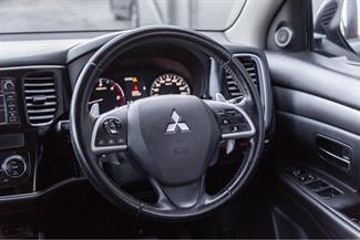 2013 Mitsubishi Outlander - Thumbnail