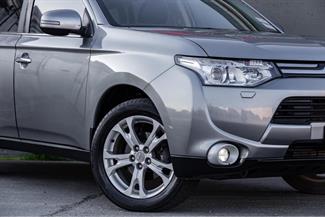 2013 Mitsubishi Outlander - Thumbnail