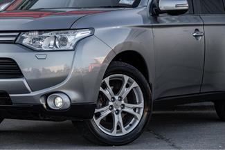 2013 Mitsubishi Outlander - Thumbnail