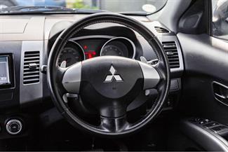 2008 Mitsubishi Outlander - Thumbnail