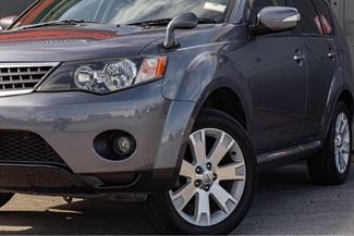 2008 Mitsubishi Outlander - Thumbnail