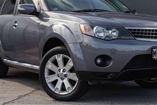 2008 Mitsubishi Outlander - Thumbnail