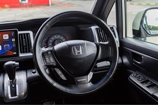 2010 Honda STEPWAGON - Thumbnail