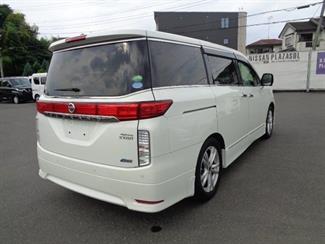 2013 Nissan Elgrand - Thumbnail