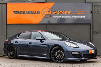 2012 Porsche PANAMERA - Thumbnail