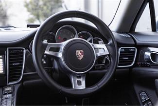 2012 Porsche PANAMERA - Thumbnail