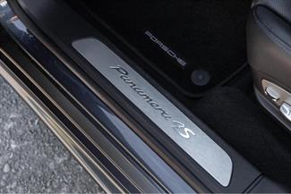 2012 Porsche PANAMERA - Thumbnail